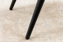 Moderner Hocker SCANDINAVIA champagner beige Samt schwarze Metallbeine Fußhocker