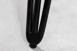 Runder Esstisch SCORPION 80cm grau Mangoholz massiv schwarze Metallbeine Hairpin Legs